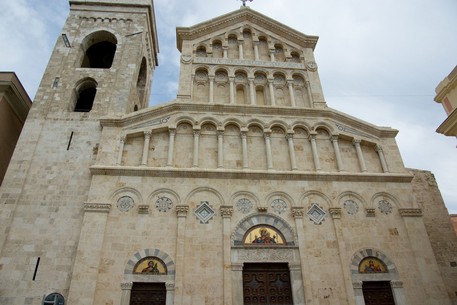 Il quartiere di Castello e la cattedrale di Cagliari. 